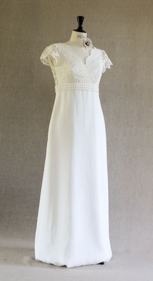 robe droite en crêpe et en dentelle be vernier