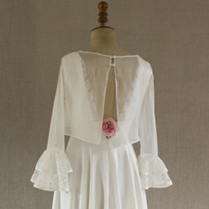 robe et son top en organza sur un mannequin de couture shooting be vernier